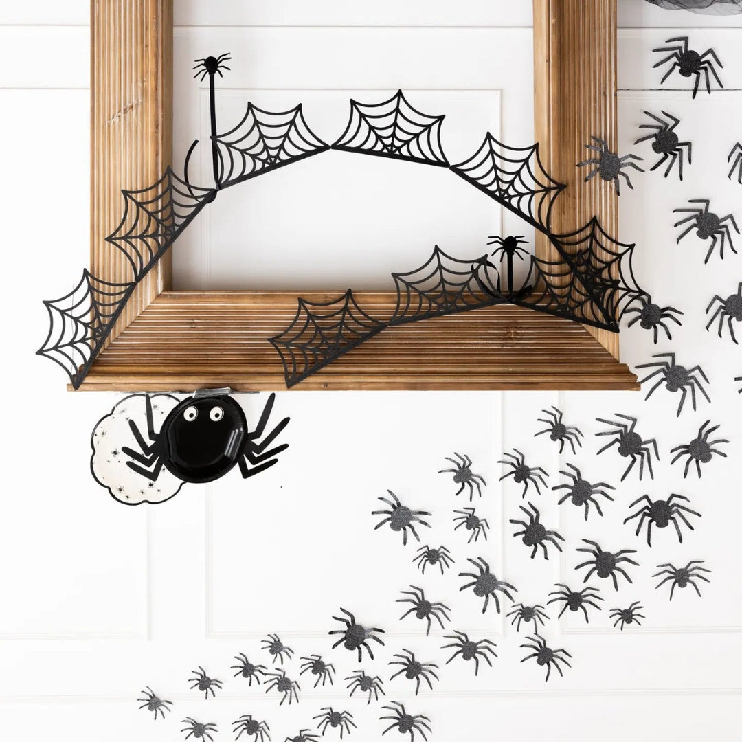 Halloween Spider Scalloped Plates – 9" Serving Party Plates for Spooky Snacks & Creepy Celebrations!