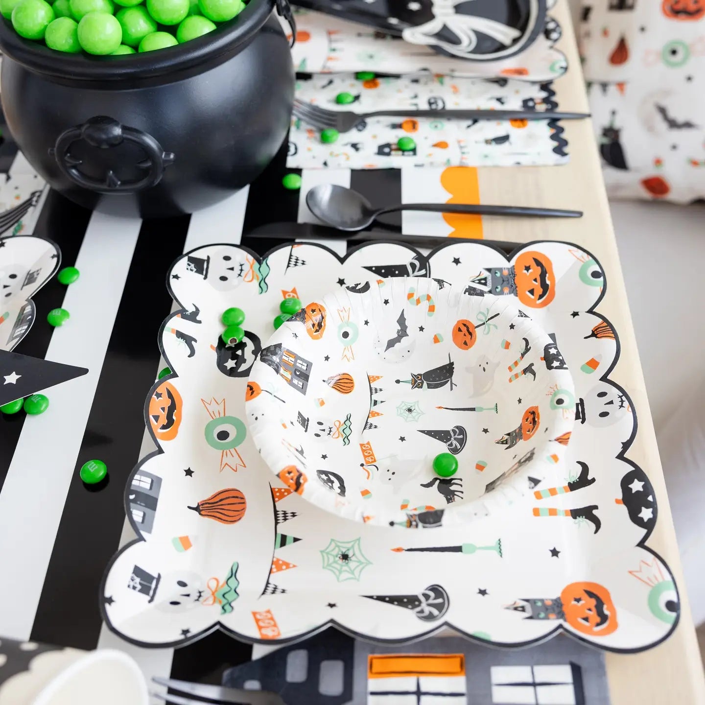 Halloween All Over Print - Paper Bowl 8 Pack