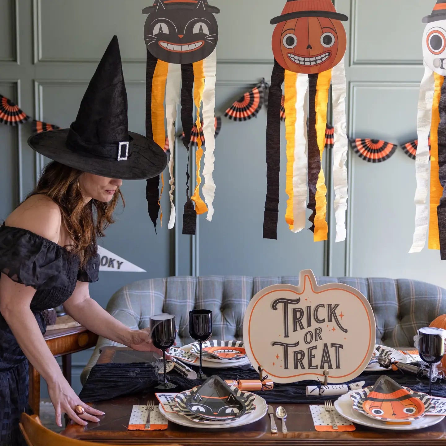 Halloween Polka Dot Guest Napkins – 24-Pack Spooky Orange & Black Paper Napkins for Halloween Parties