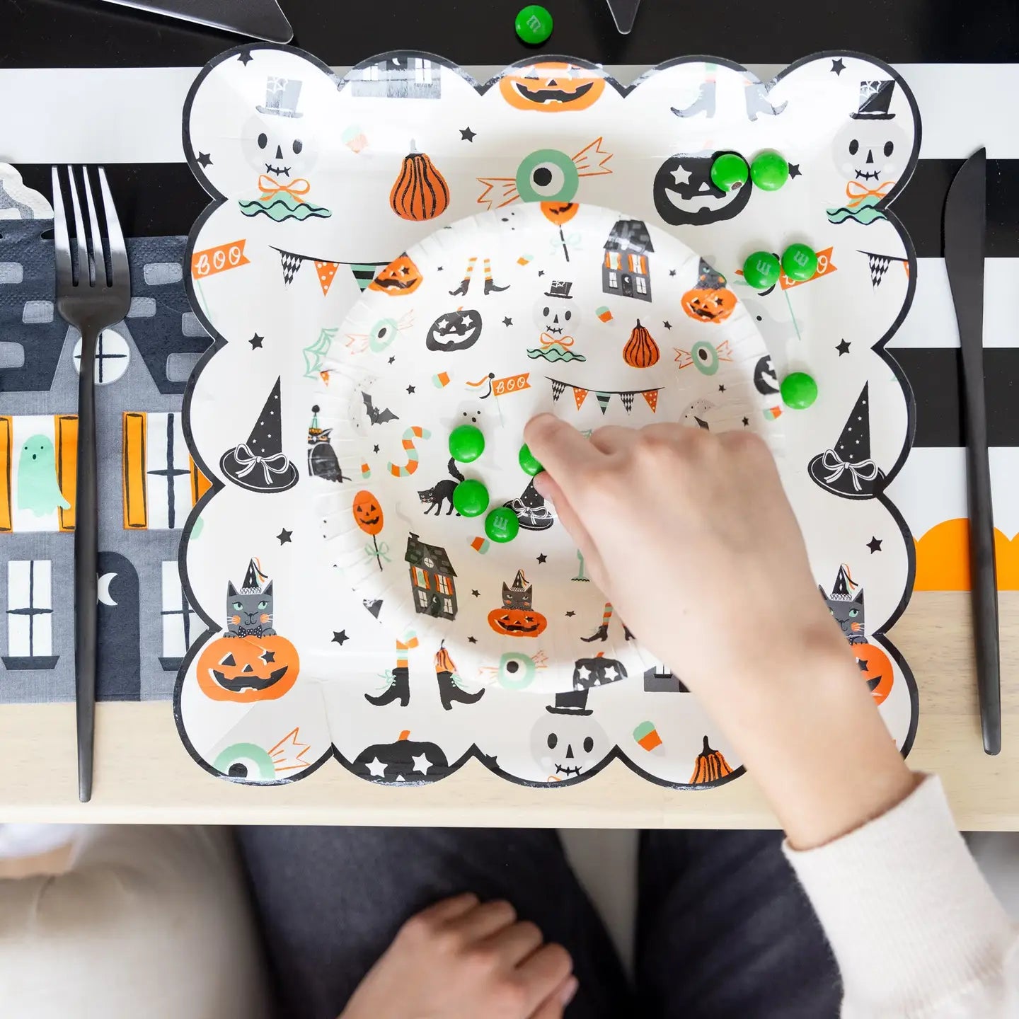 Halloween All Over Print - Paper Bowl 8 Pack