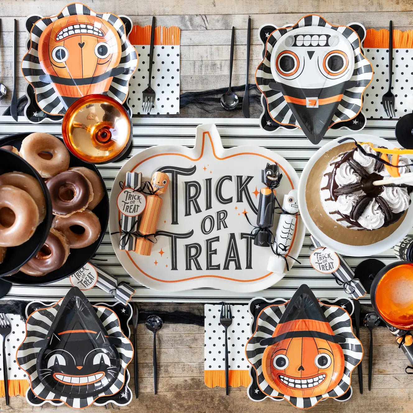 Halloween Polka Dot Guest Napkins – 24-Pack Spooky Orange & Black Paper Napkins for Halloween Parties