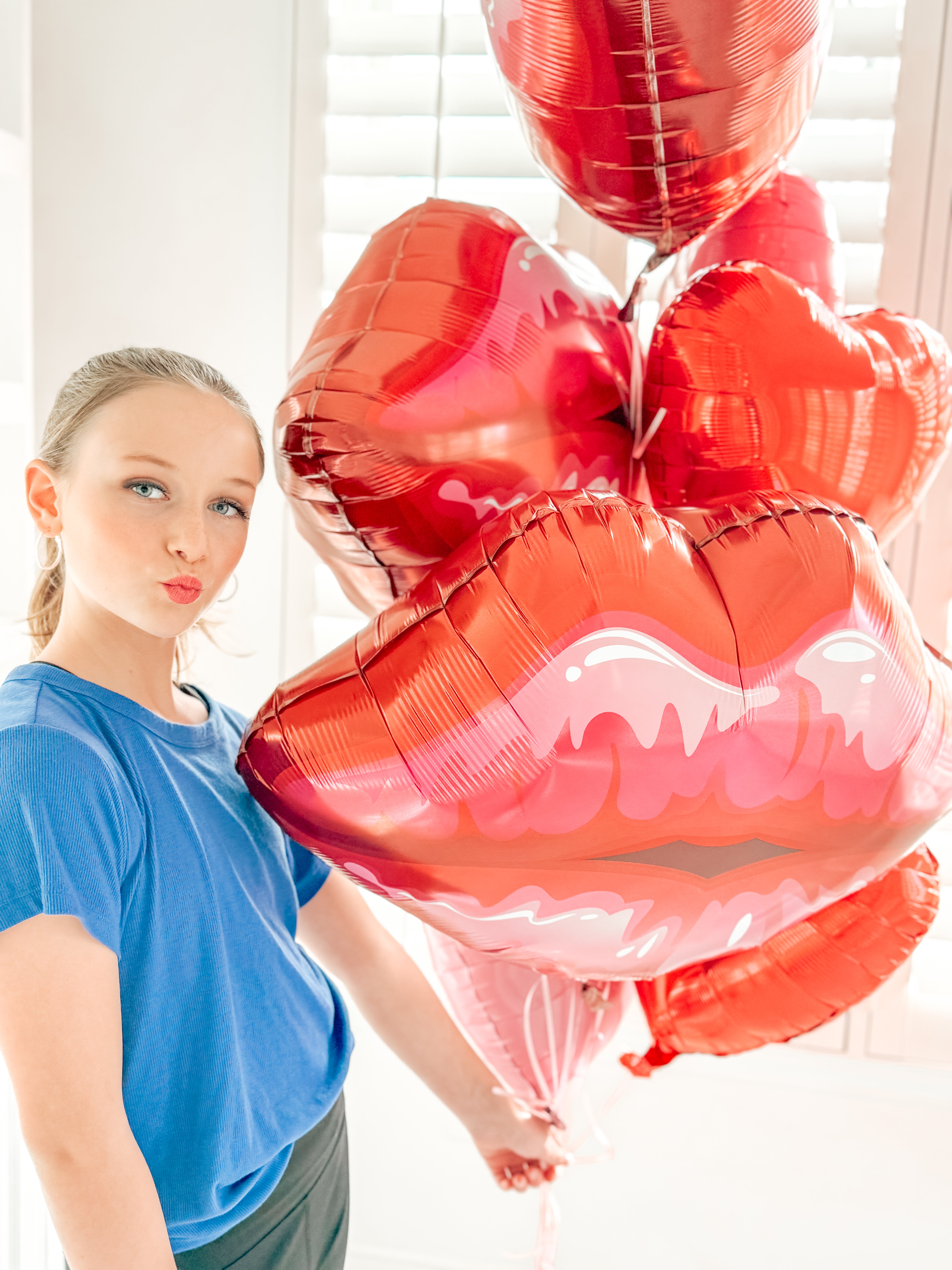 Smooch Lip Treatment Valentine Balloon Bouquet