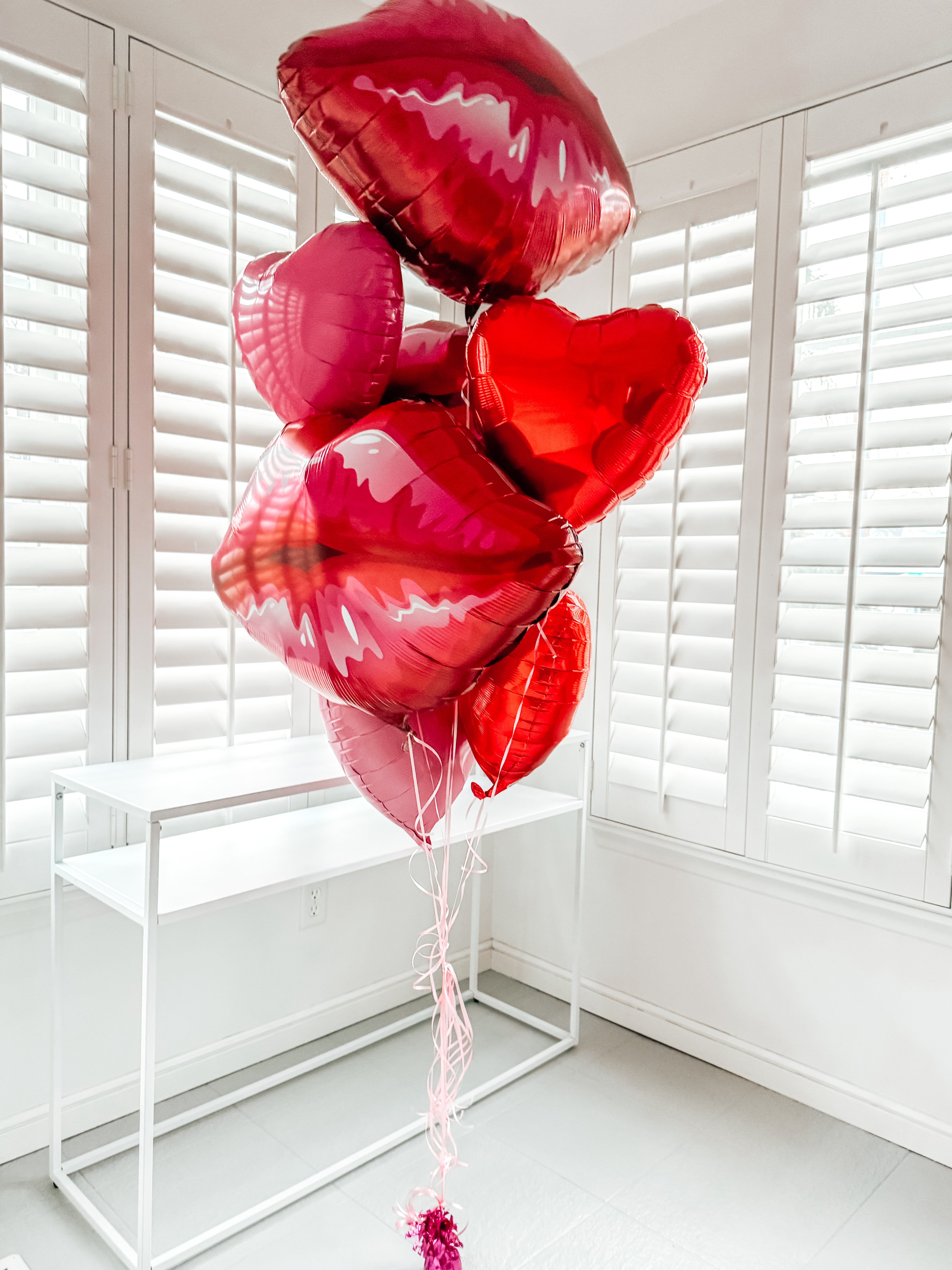 Smooch Lip Treatment Valentine Balloon Bouquet