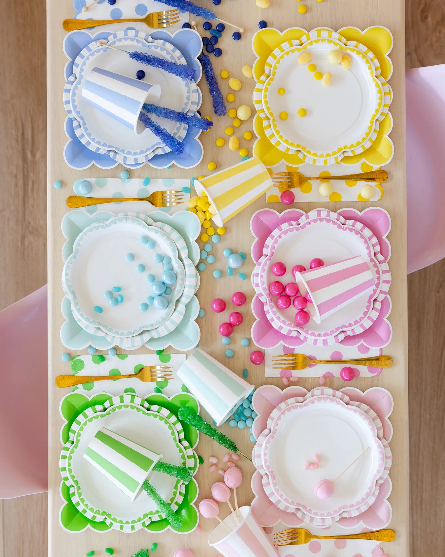 Blue Scalloped Square Party Plates – 9" Disposable Tableware (8 Pack)